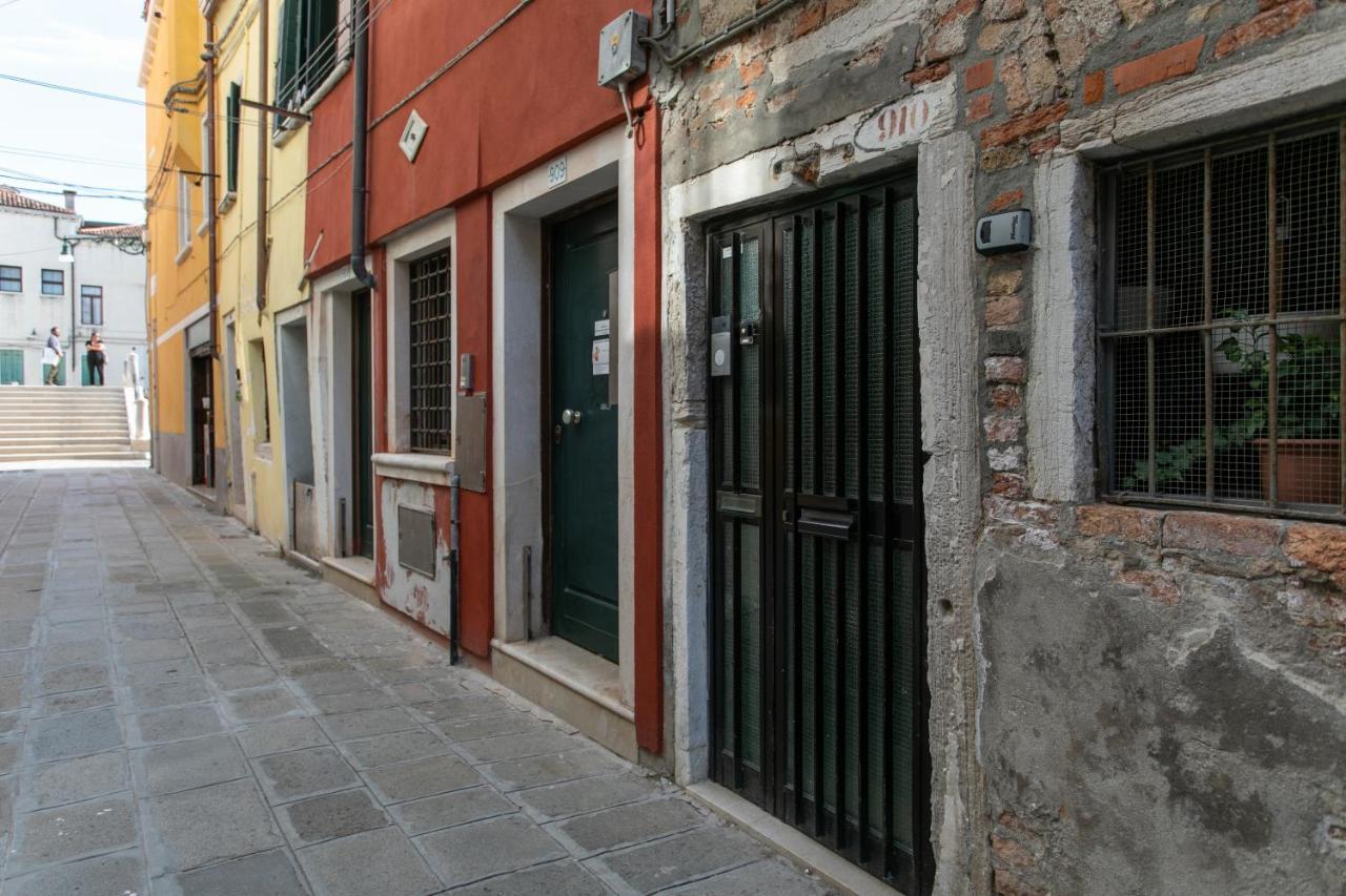 Appartement Biennale Gallery *